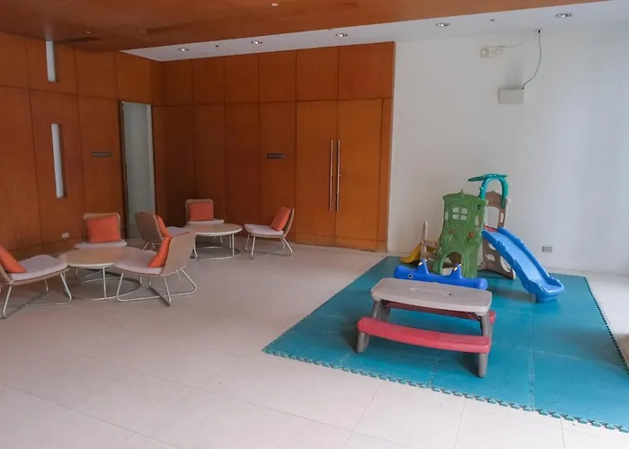 2br Luxe In Bgc High Street With Pool Access Manila