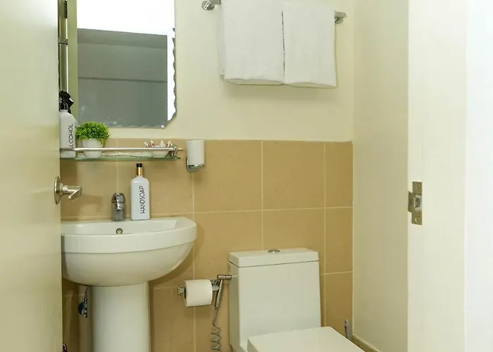 2br Luxe In Bgc High Street With Pool Access Apartamento