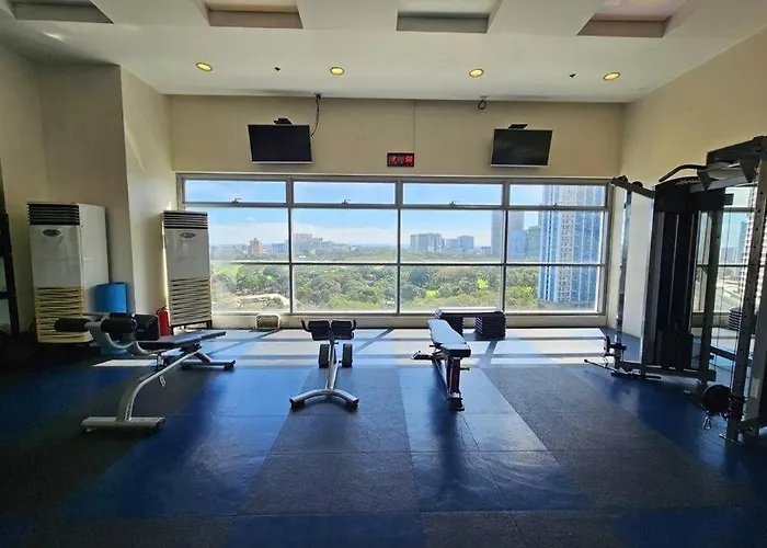 2br Luxe In Bgc High Street With Pool Access Apartamento Manila