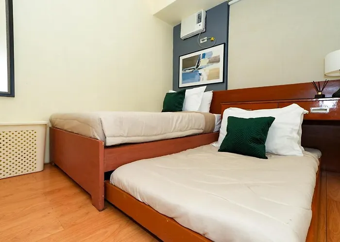 2br Luxe In Bgc High Street With Pool Access Apartamento *