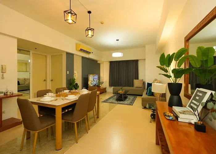 2br Luxe In Bgc High Street With Pool Access Apartamento *