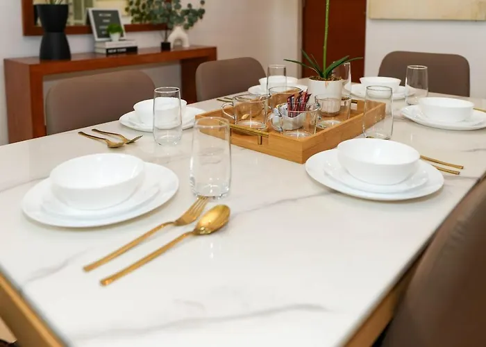 2br Luxe In Bgc High Street With Pool Access Apartamento Manila