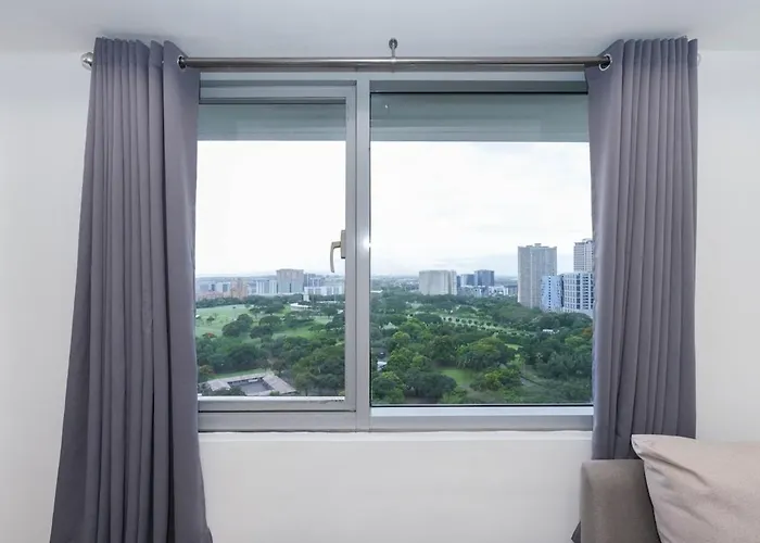 2br Luxe In Bgc High Street With Pool Access * Manila