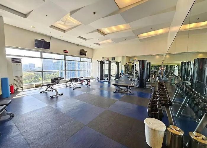 2br Luxe In Bgc High Street With Pool Access Apartamento *