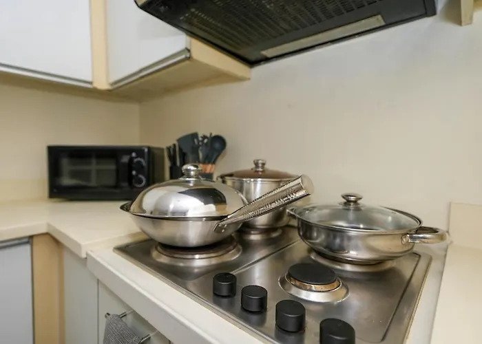 2br Luxe In Bgc High Street With Pool Access Apartamento *