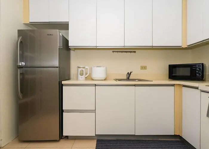 2br Luxe In Bgc High Street With Pool Access Apartamento *