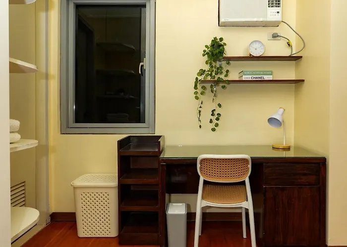 2br Luxe In Bgc High Street With Pool Access