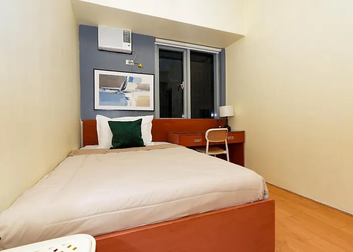 2br Luxe In Bgc High Street With Pool Access * Manila