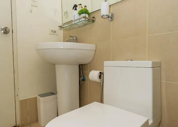 Apartamento 2br Luxe In Bgc High Street With Pool Access Manila