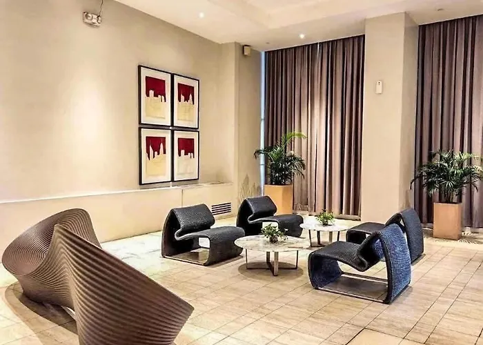 Apartamento 2br Luxe In Bgc High Street With Pool Access Manila